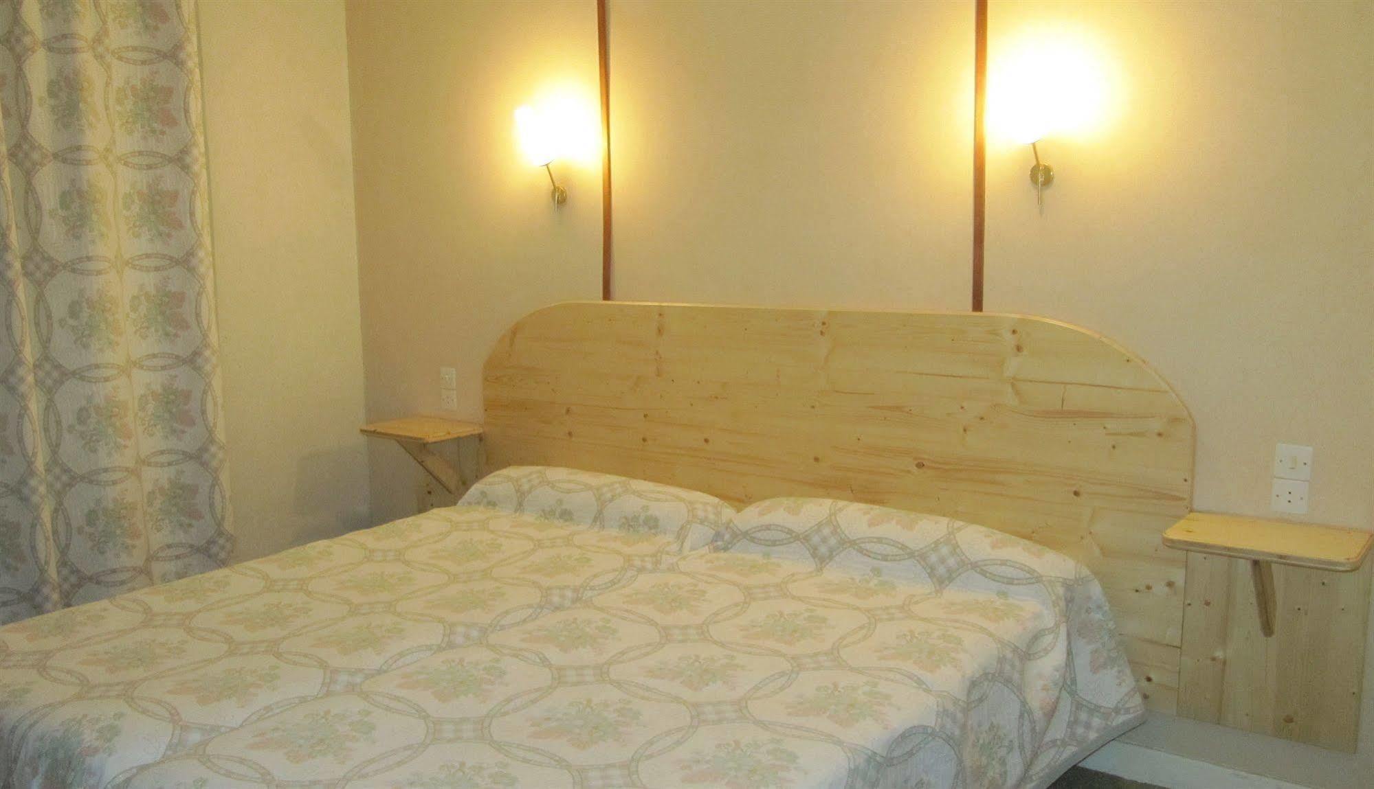 Hotel Des Rochers Marvejols Bagian luar foto